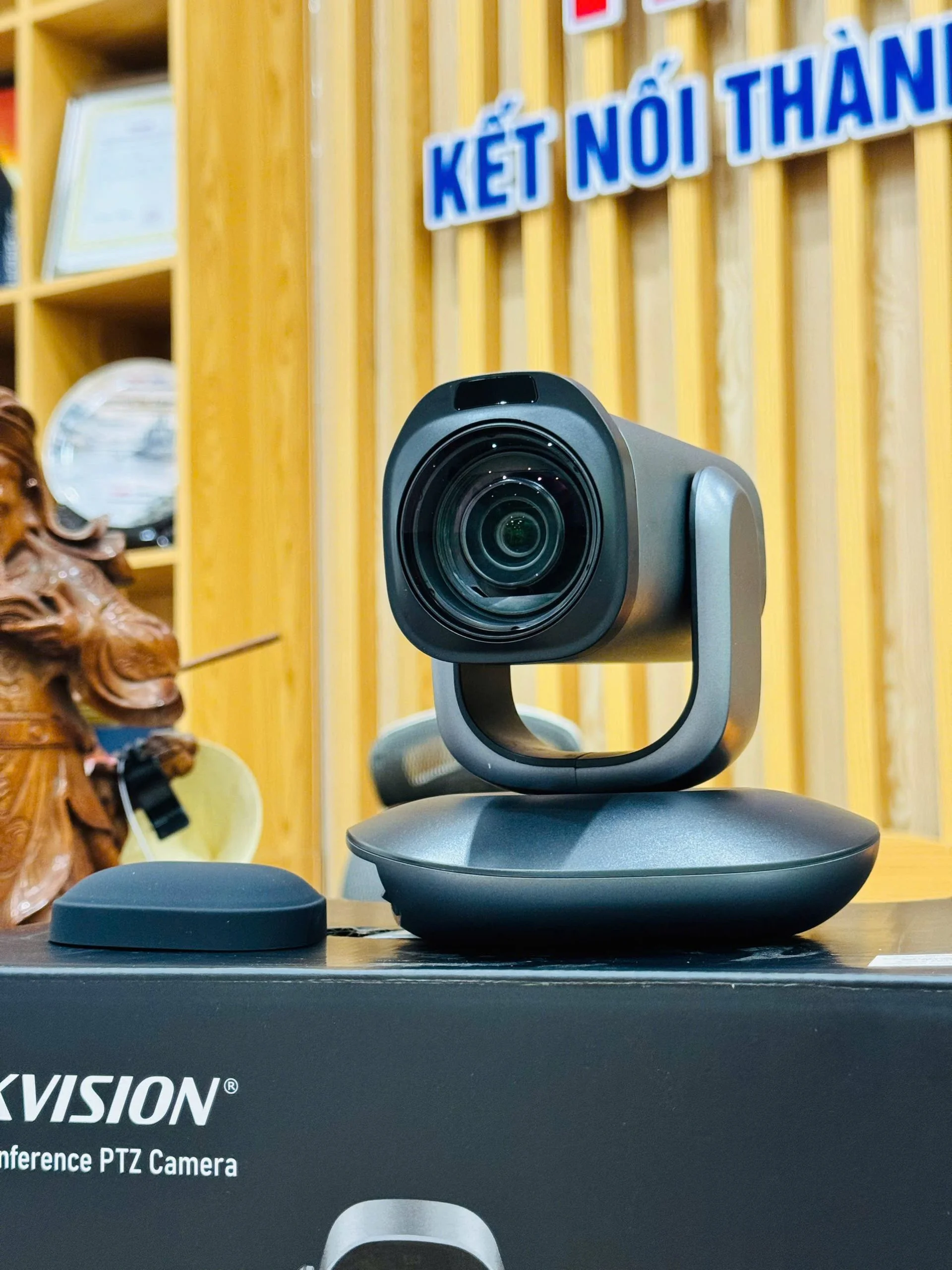 Webcam hội nghị Hikvision DS-PTZ Pro03 chính hãng Hati Solutions